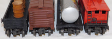 Load image into Gallery viewer, 1945 Lionel 463W Train Set Flying Shoe Pick Ups Boxes Runs great 1st Postwar set
