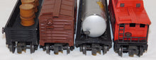Load image into Gallery viewer, 1945 Lionel 463W Train Set Flying Shoe Pick Ups Boxes Runs great 1st Postwar set
