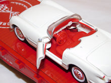 Load image into Gallery viewer, Lionel 6-11984 Corvette Anniversary Train Set GP-7 Diesel +flats w/vettes C-9
