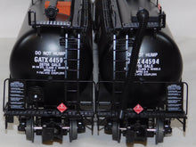 Load image into Gallery viewer, Lionel 6-31718 Southern Pacific Tank Train Oil Can GATX Tank Set 2 SD40T-2 + 8 tank cars
