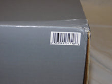 Load image into Gallery viewer, Lionel 6-31718 Southern Pacific Tank Train Oil Can GATX Tank Set 2 SD40T-2 + 8 tank cars
