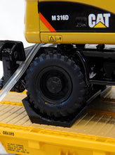 Load image into Gallery viewer, MTH 20-98682 Caterpillar Premier 60&#39; Flat Car w/(2) CAT M316D wheel excavator loaders
