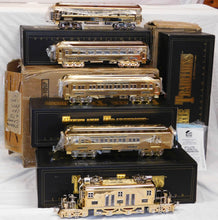 Load image into Gallery viewer, MTH 10-1126-1 Millennium GOLD Standard Gauge Presidential Passenger Set w/Engine
