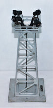 Load image into Gallery viewer, Lionel Trains #395 Aluminum Floodlight Tower Metal 4 lights C7+  Works Accessory
