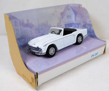 Load image into Gallery viewer, Matchbox Dinky DY-20 White 1965 Triumph TR4A 1/43 scale perfect for O gauge C-9
