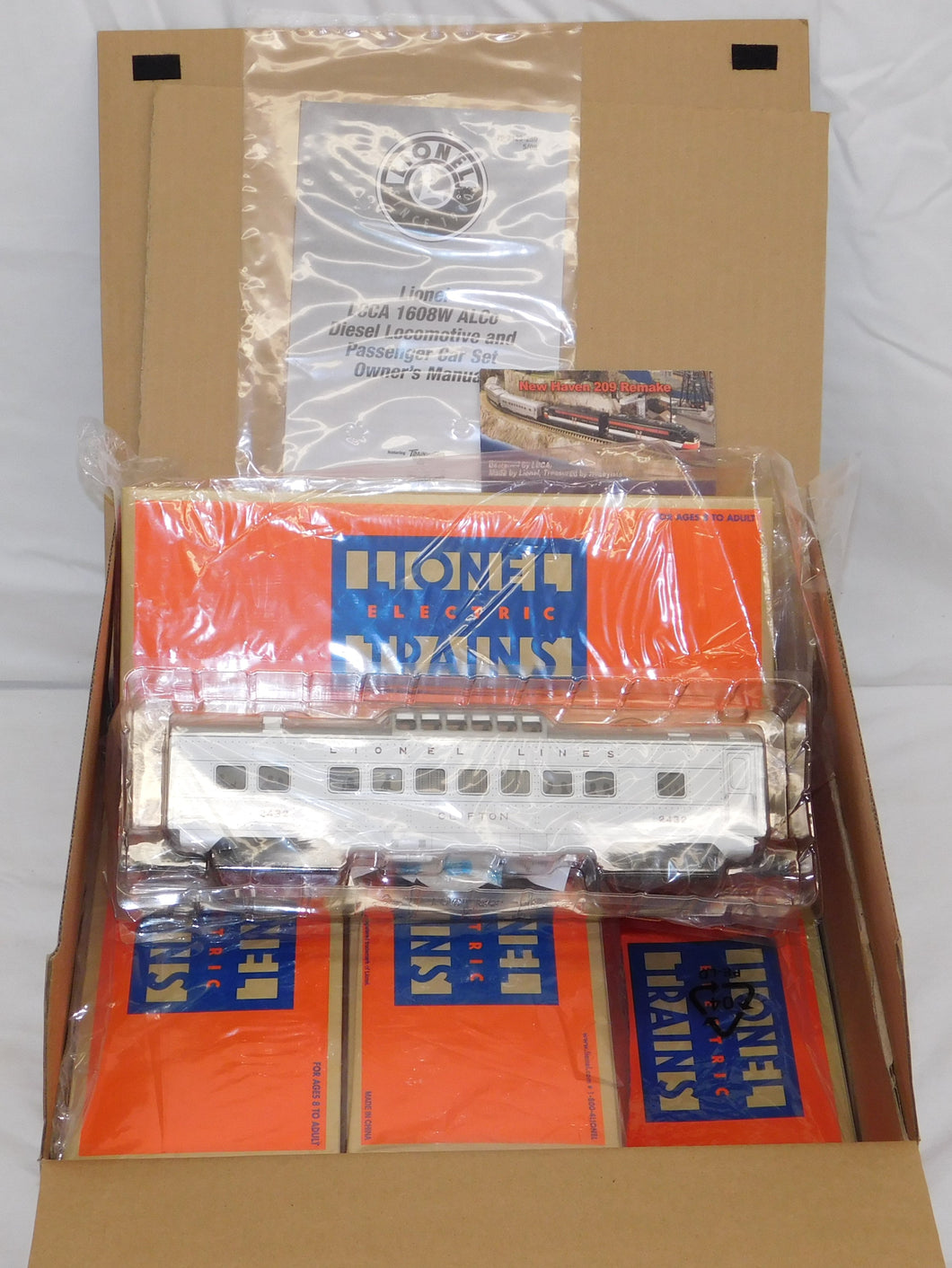 Lionel 6-52423 #1608W New Haven Alco ABA Passenger Set LCCA 2007 + 52447 Add On