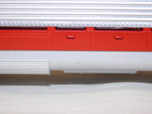 Load image into Gallery viewer, Lionel 6-31755 TEXAS SPECIAL LEGACY E7 Diesel AA +4 car 21" Passenger Set BOXED
