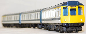 Hornby R.377 Class 110 3 car diesel set BR White MU train commuter OO HO runs