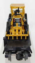 Load image into Gallery viewer, MTH 30-7673 Caterpillar Flat Car w/ die cast Road Grader CAT 252000 O gauge 2000
