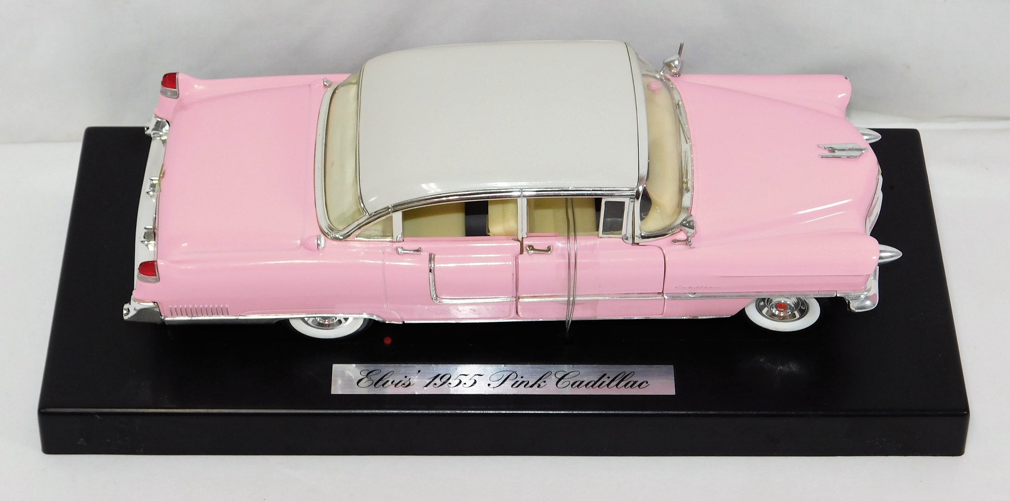 MRC TALKING ELVIS Presley 1955 Pink Cadillac 1/18 DIE CAST Car 
