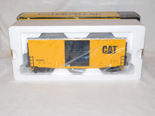 Load image into Gallery viewer, MTH 30-74574 Caterpillar 40' Hi Cube Boxcar Car CAT C-9 Boxed Rail King #925608 O

