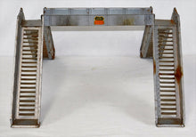 Load image into Gallery viewer, Metal MARX Overhead Pedestrian Bridge Union Pacific Great w/O &amp; S gauge UP C-6
