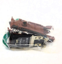 Load image into Gallery viewer, Lionel 6-11809 Village Trolley SET complete for D56 /any Christmas Holiday village O Gauge
