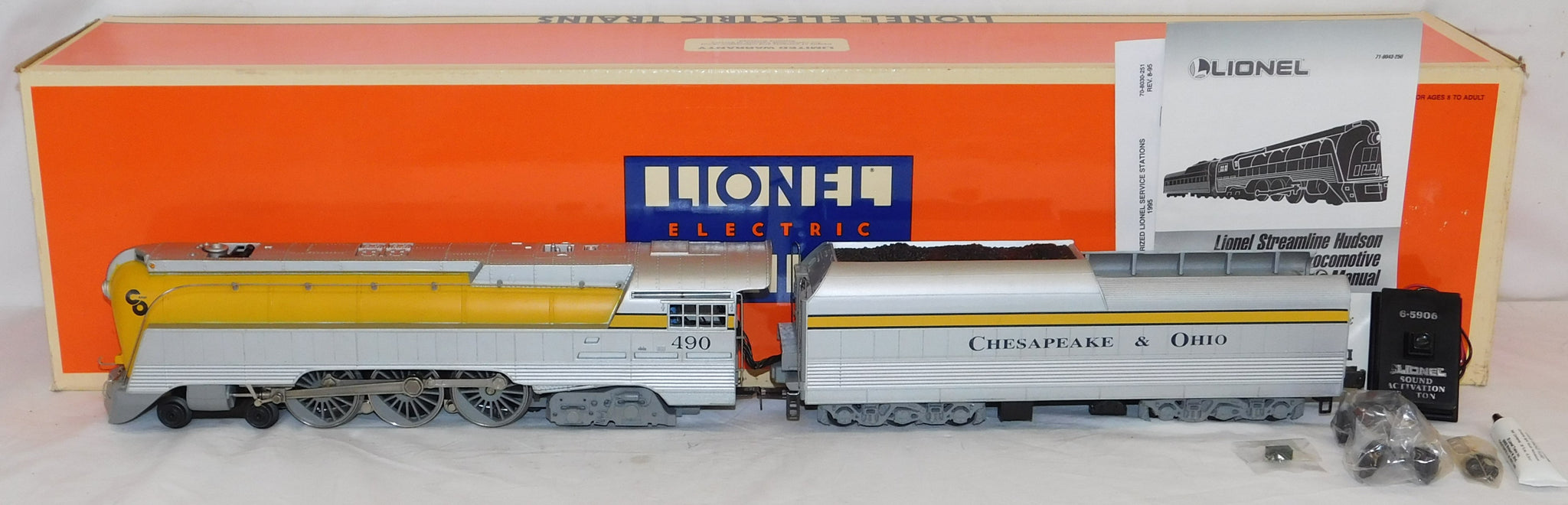 Lionel 6-18043 C&O Chessie Semi-Scale Hudson Streamlined Steam