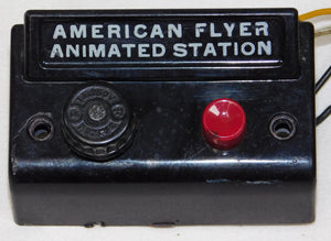 American Flyer 766 Animated Guilford Passenger Station + 735 Car People Button S