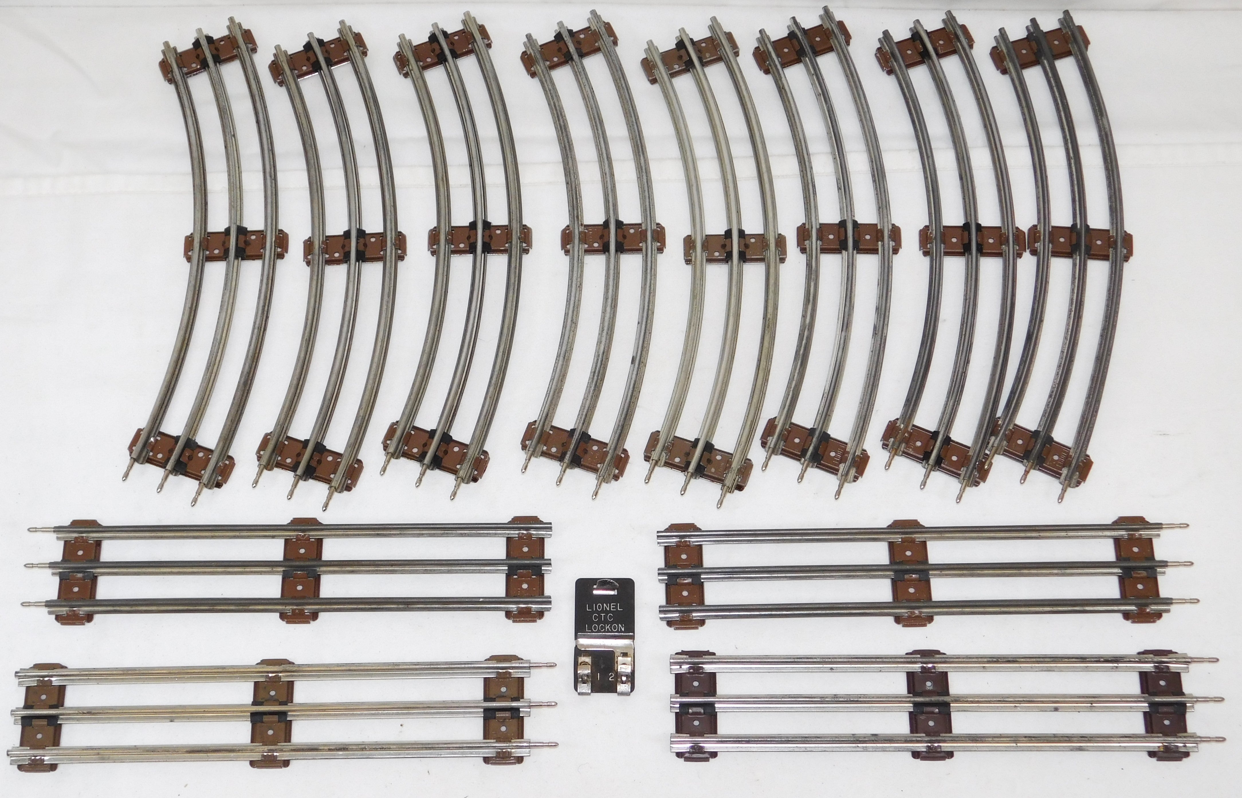 Lionel 027 Track Complete oval 8 curved 4 straight Tubular traditional 47 x 27 lot of 12