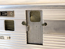 Load image into Gallery viewer, AMT Santa Fe Passenger Cars Extruded Aluminum Diner &amp; 3407 Baggage RPO O gauge with Boxes
