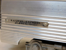Load image into Gallery viewer, AMT Santa Fe Passenger Cars Extruded Aluminum Diner &amp; 3407 Baggage RPO O gauge with Boxes

