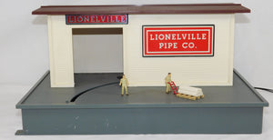 Lionel 6-12798 Lionelville Pipe Company Warehouse Oprtng Forklift Loader Station