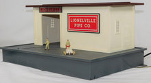 Load image into Gallery viewer, Lionel 6-12798 Lionelville Pipe Company Warehouse Oprtng Forklift Loader Station
