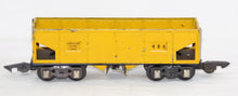 Load image into Gallery viewer, PREWAR American Flyer 486 YELLOW hopper w/operating bays Freight O Link metal
