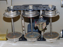 Load image into Gallery viewer, Lionel 418 Standard Gauge Passenger car Parlor Mojave 6 wheel LOU HERTZ COLLECTION
