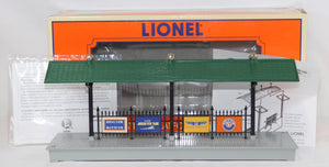 Lionel 6-14096 Station Platform Chessie Santa Fe Union Pacific signs Boxd 2004 O