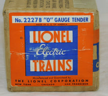 Load image into Gallery viewer, Lionel 902B Outfit Prewar 227 Locomotive Tender BOXED in SET BOX Bell ring CLEAN
