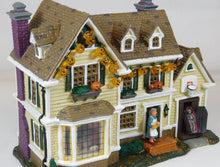 Load image into Gallery viewer, K-Line K-42432 Spookiest House on the Block O/027 for O gauge LEMAX C8 Halloween
