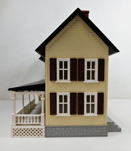 MTH 30-9081 Country House #4 Cream / Brown Lighted 2 story Farm House O Gauge