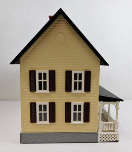 MTH 30-9081 Country House #4 Cream / Brown Lighted 2 story Farm House O Gauge