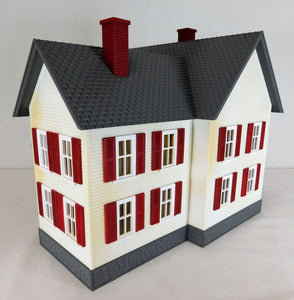 MTH 30-90333 #6 Farm House white w/red shutters some discoloration Boxed O gauge