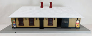 MTH 30-90245 North Pole Country Train Station Passenger Christmas Building O lit
