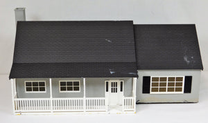 Lionel 6-34113 Large Suburban Home 2 story O gauge house lighted Lionelville gray