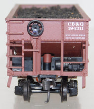 Load image into Gallery viewer, ATHEARN CB&amp;Q 194311 34&#39; Composite 2 Bay Hopper w/coal scale couplers Burlington
