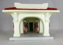 Load image into Gallery viewer, Ertl TEXACO City Type Gas Station Houston Texas Christmas Ceramic village 2001 #6
