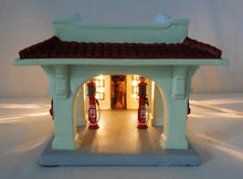 Load image into Gallery viewer, Ertl TEXACO City Type Gas Station Houston Texas Christmas Ceramic village 2001 #6
