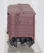 Load image into Gallery viewer, Industrial Rail O GAUGE Great Northern Double Door Boxcar O gauge 25472 IDM1106
