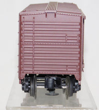 Load image into Gallery viewer, Industrial Rail O GAUGE Great Northern Double Door Boxcar O gauge 25472 IDM1106
