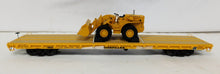 Load image into Gallery viewer, MTH 20-98796 Caterpillar O Premier Flat Car w/ CAT 966A Traxcavator #140820 1/48
