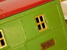 Load image into Gallery viewer, Lionel 517 Standard gauge Caboose Pea Green Red 1932 COPPER journals LIGHTED
