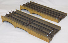 Load image into Gallery viewer, Lionel #100 Prewar Bridge Approaches 1920-31 2pcs Standard Gauge w/track
