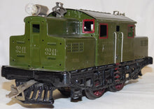 Load image into Gallery viewer, Ives #700 BOXED Standard Gauge Passenger Set 3241 Green 184 186 Clean &amp; Running

