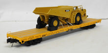 Load image into Gallery viewer, MTH 20-98650 Caterpillar Flat Car w/ diecast AD45B Articulated Truck O 1/48 Premier 2008
