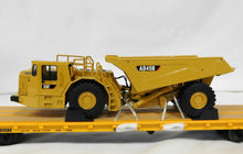 Load image into Gallery viewer, MTH 20-98650 Caterpillar Flat Car w/ diecast AD45B Articulated Truck O 1/48 Premier 2008
