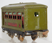 Load image into Gallery viewer, Lionel 529 529 1920s Passenger Coaches Olive Green w/ maroon plates O gauge
