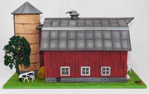 Menards 279-1992 Classic Dairy Barn w/ cows Farm Ranch O gauge lighted Retired