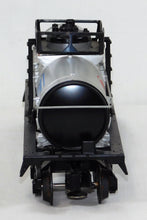 Load image into Gallery viewer, Lionel HUMBLE Oil Gas Company Tank Car 6-9334 NOX Single dome Boxed 1979 027
