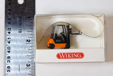 Load image into Gallery viewer, VNTG Wiking 664 01 16 FORKLIFT STILL R 70-16 Gabelstapler 6640116 Orange 1/87 HO
