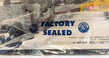 Load image into Gallery viewer, Lionel T1828TRAIN Kyle Busch 18 Train Set M&amp;Ms Nascar Steam C-10 SEALED O SCARCE
